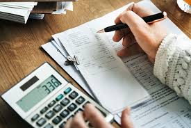 How do businesses benefit from professional bookkeeping services?