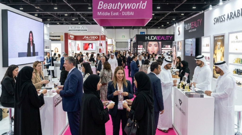 Beauty industry professionals networking at Beautyworld Dubai exhibition floor